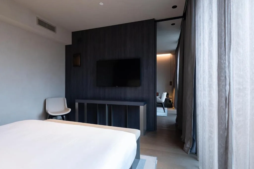 Junior Suite Superior — Hotel VIU Milan, a Member of Design Hotels