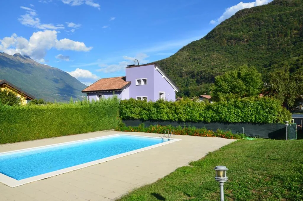 “Lake & Mountain” Summer House