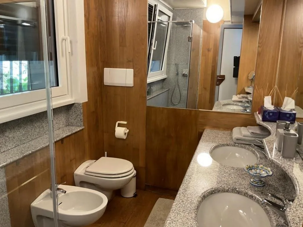 Lakeviewcabin – King Room With Balcony — foto 3