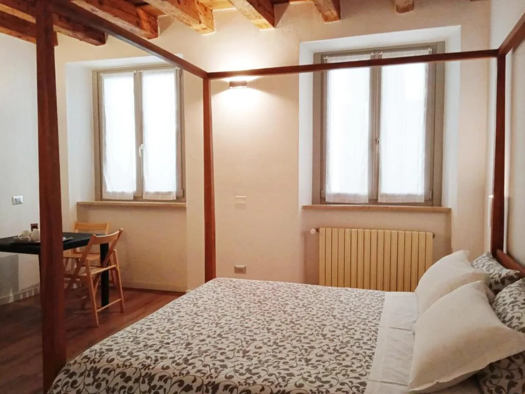 Moira Rooms