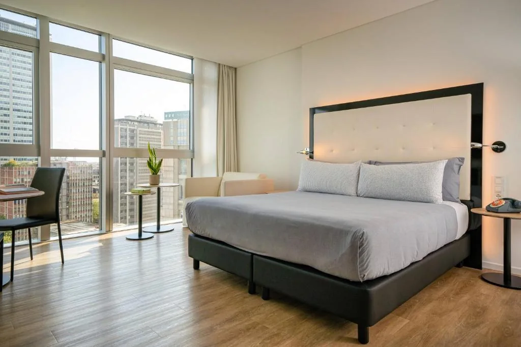 Studio with City View — INNSiDE by Meliá Milano Torre GalFa
