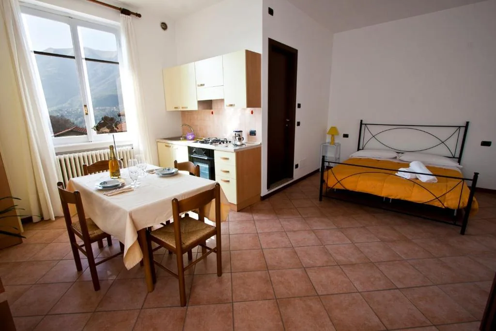 Monolocale con Vista Lago — Appartamenti Casa La Rosa