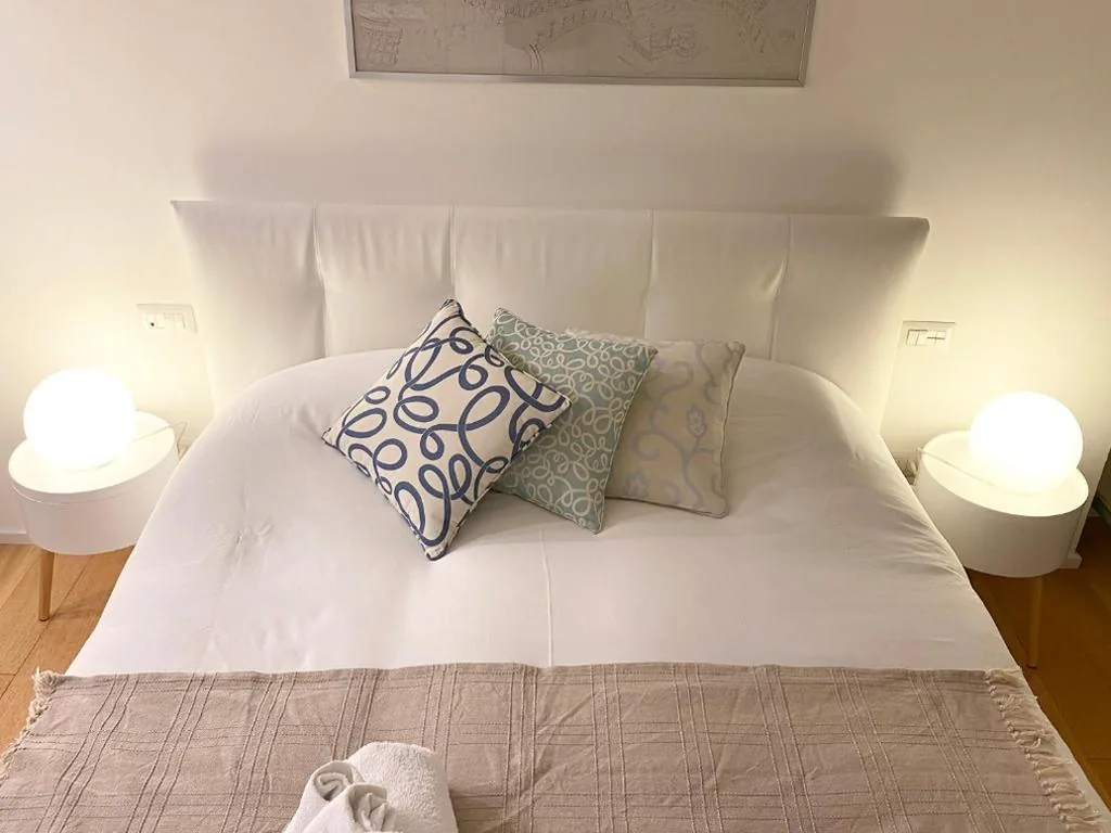 Deluxe Studio — Repubblica One Room Apartment