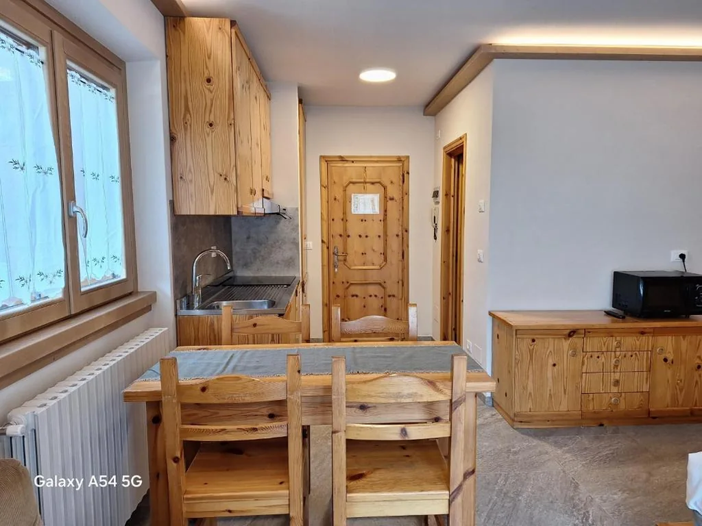 Family Studio Apartment with Balcony — Residence Raffaella