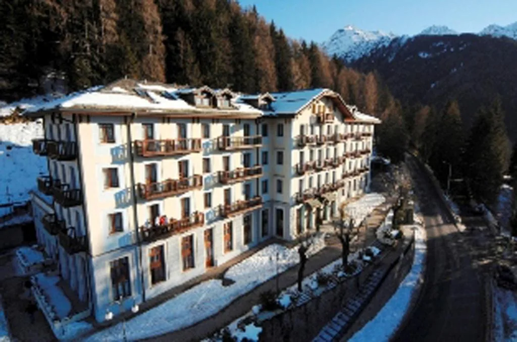 Palace Pontedilegno — foto 6
