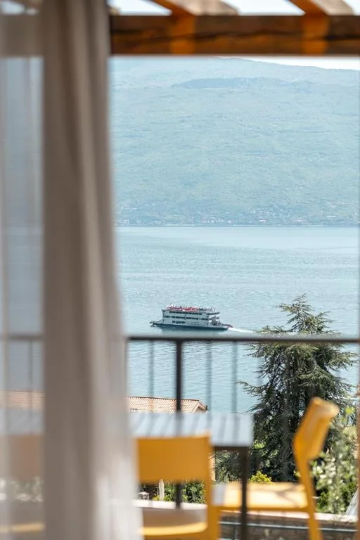 Residence Dany appartamenti con cucina vista lago piscina e parcheggio — foto 8