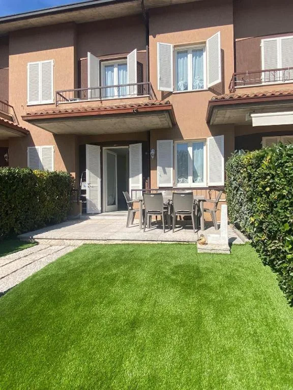 Sirmione – Independent House with Garden