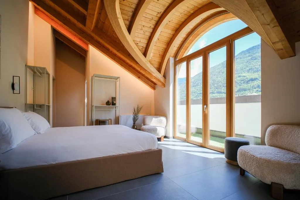 Sky Room Square View – 3 min walk to Bernina Express — foto 5