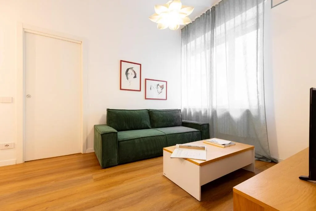 Spacious Design Apartment Central Milan — foto 5