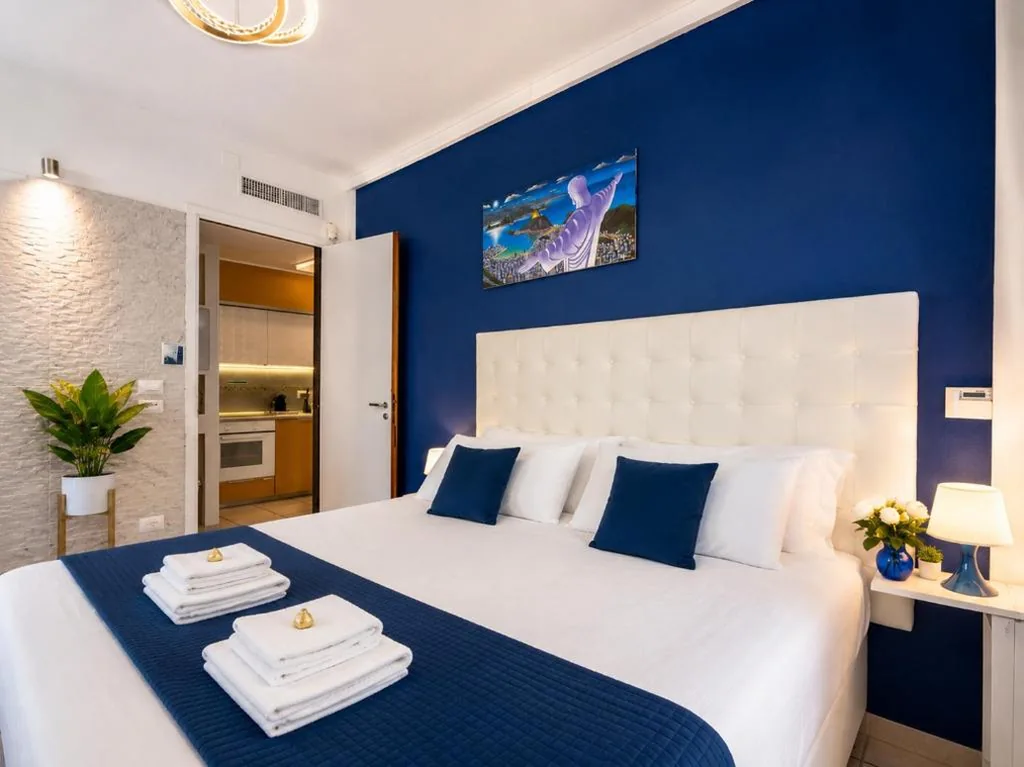 Stylish 8-Bed Home near Duomo ideal for Groups Families with terrace garden parking — foto 3