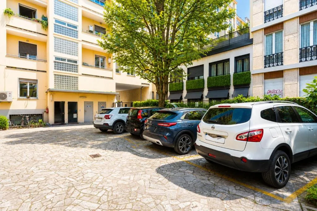 Stylish 8-Bed Home near Duomo ideal for Groups Families with terrace garden parking — foto 8