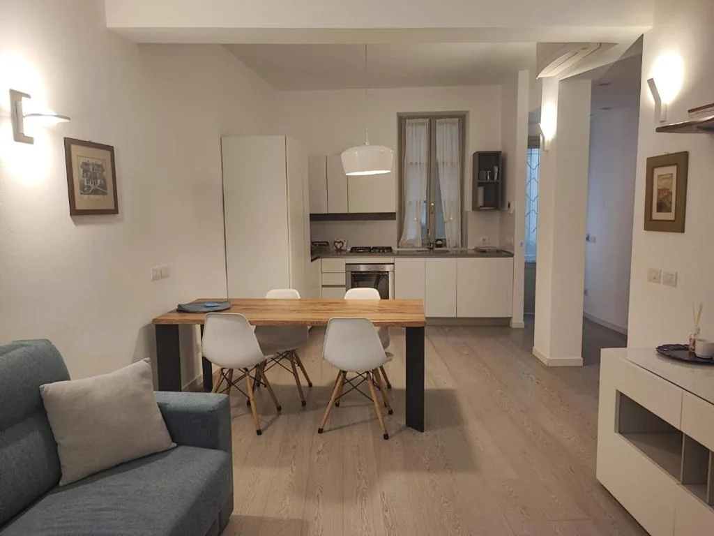 Suite con 1 Camera da Letto — Bergamo Alta Guest House