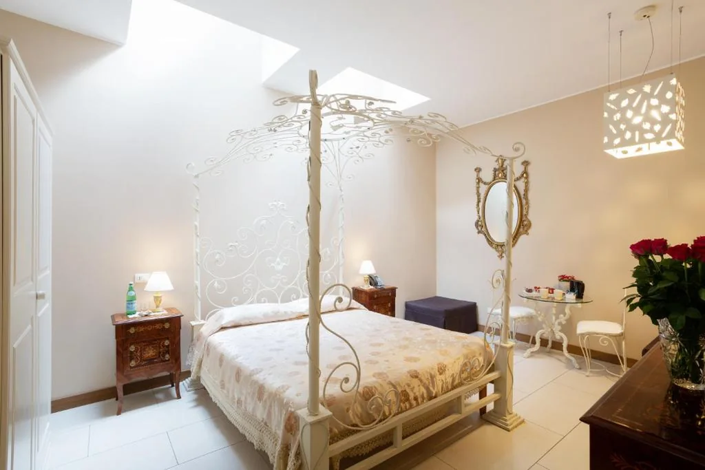 One-Bedroom Suite — La Castellana Loft Hotel