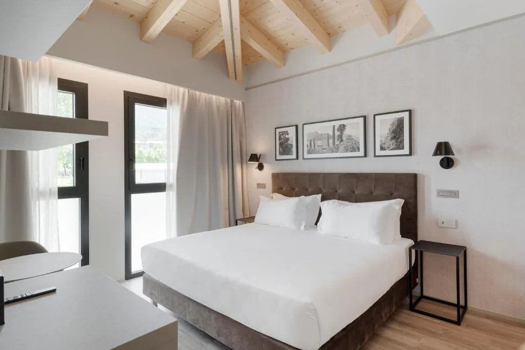 Suite con 2 Camere da Letto — Lago Dorato Marina Lodge – Lakefront