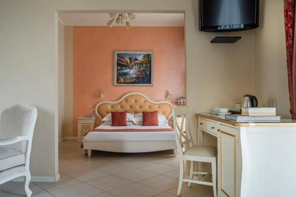 Suite with Balcony and Lake View — Hotel Mayer & Splendid – Wellness and Spa