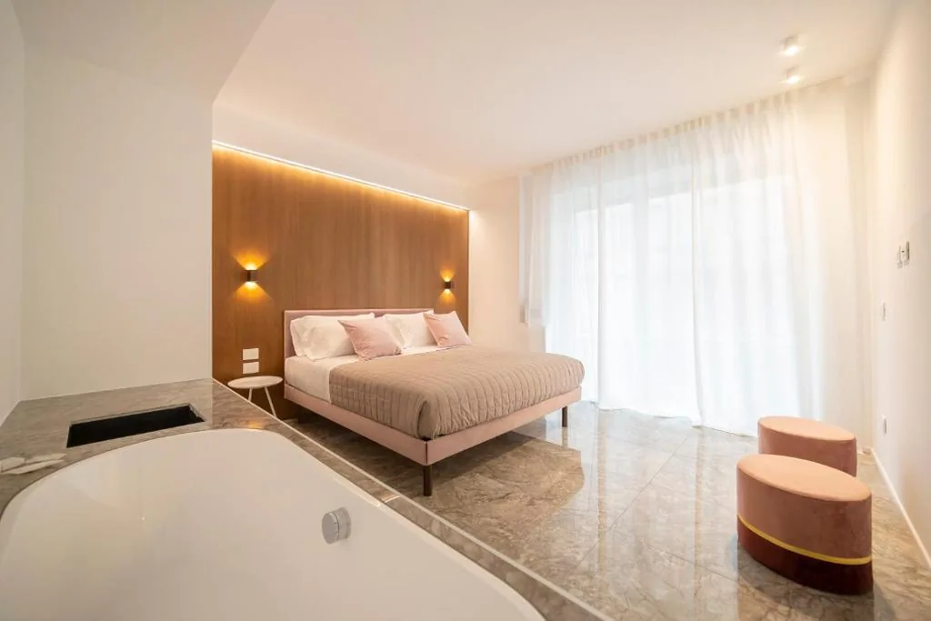 Suite with Balcony — Le Stanze del Lago Lake View