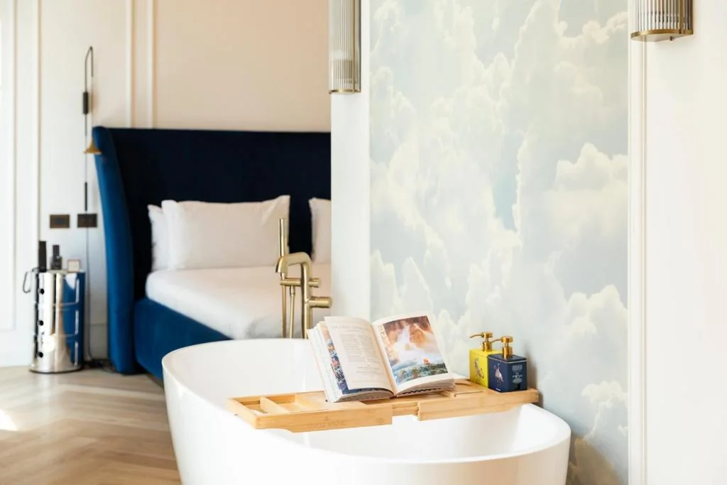 Suite with Terrace — Casa Laveni