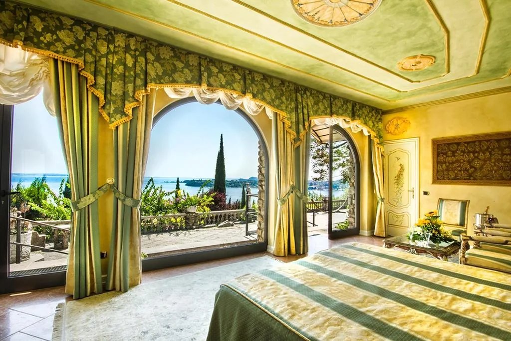 Suite con Terrazza e Vista Lago — Park Hotel Ville Montefiori Spa & Centro Benessere