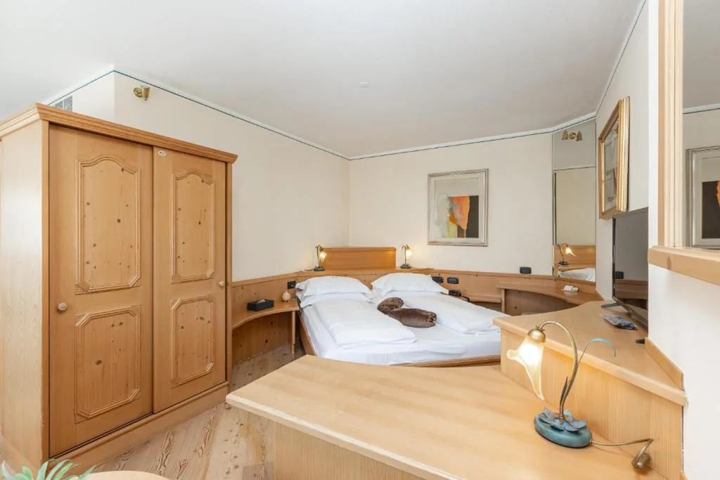 Suite with Terrace — Hotel Flora
