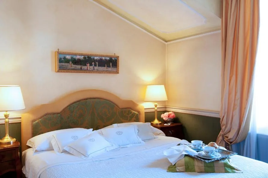 Suite with Terrace — Petit Palais Hotel De Charme