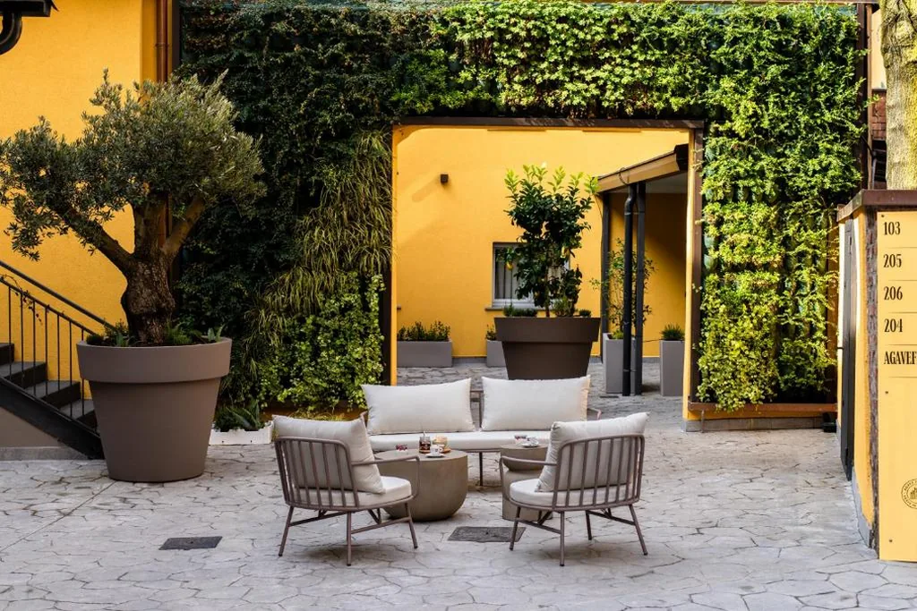 Suite with Jacuzzi — Agave in Centrale
