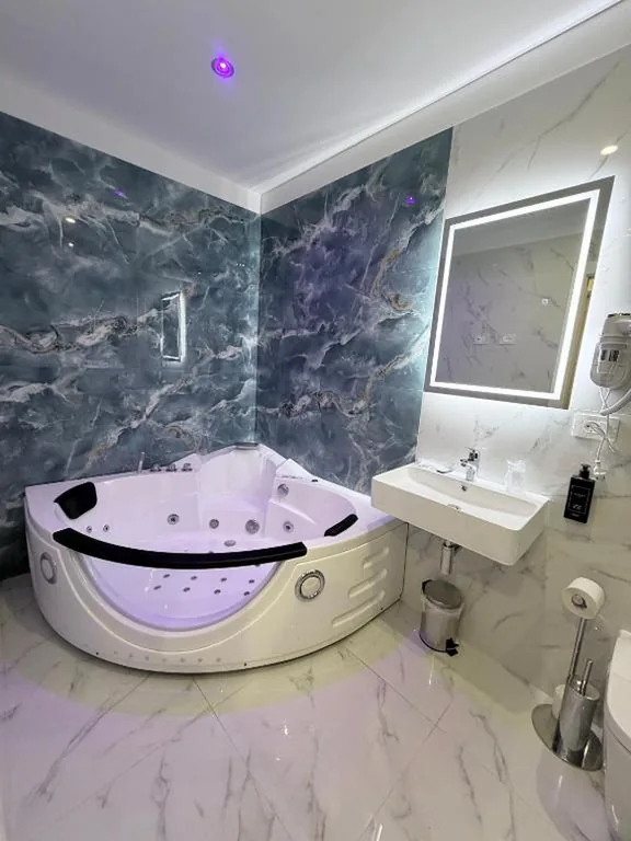 Suite con Vasca Idromassaggio — Hotel Margot