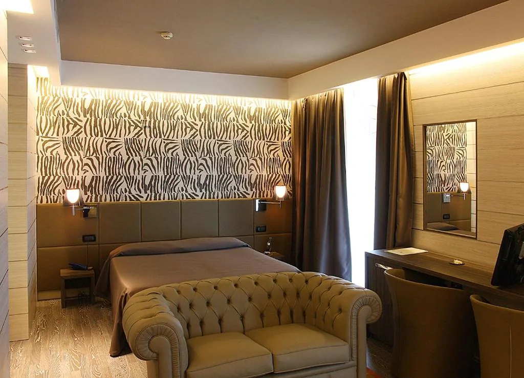 Suite with Lake View — Hotel Aurora