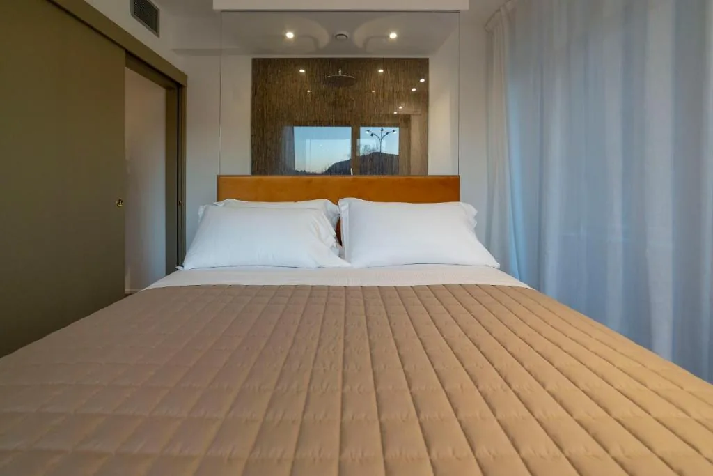Suite with Lake View — Le Stanze del Lago Lake View