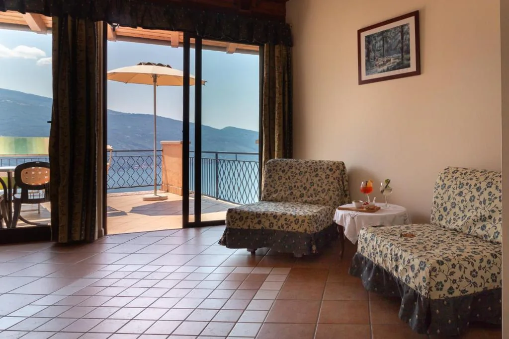 Suite con Vista Lago — Park Hotel Zanzanù