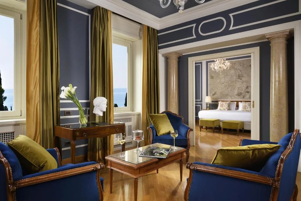 Suite con Vista Lago — Villa Cortine Palace Relais Chateaux