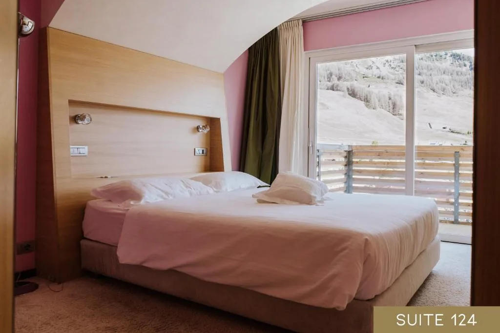 Suite with Mountain View — Hotel Lac Salin Spa & Mountain Resort