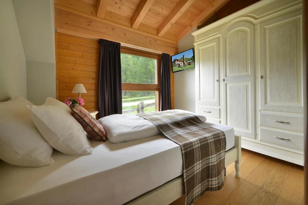 Suite with Mountain View — La Tresenda Hotel and Mountain Farm