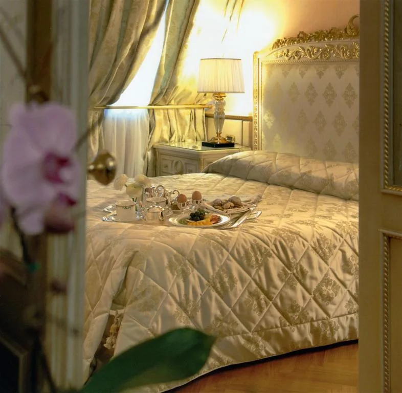 Deluxe Suite — Andreola Central Hotel