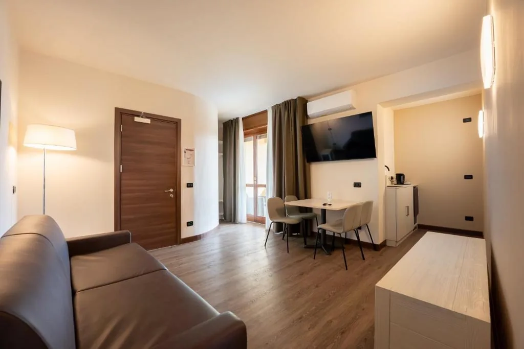 Deluxe Suite — Hotel Gardenia Sirmione