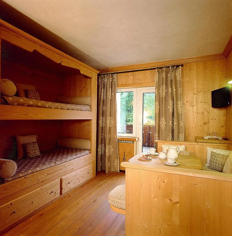 Suite Familiare (4 Adulti) — Hotel Baita Dei Pini