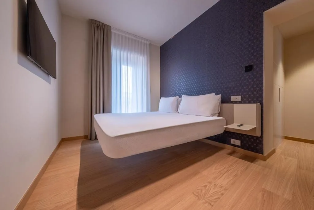 Suite Familiare con Balcone — Oriana Homèl Milano