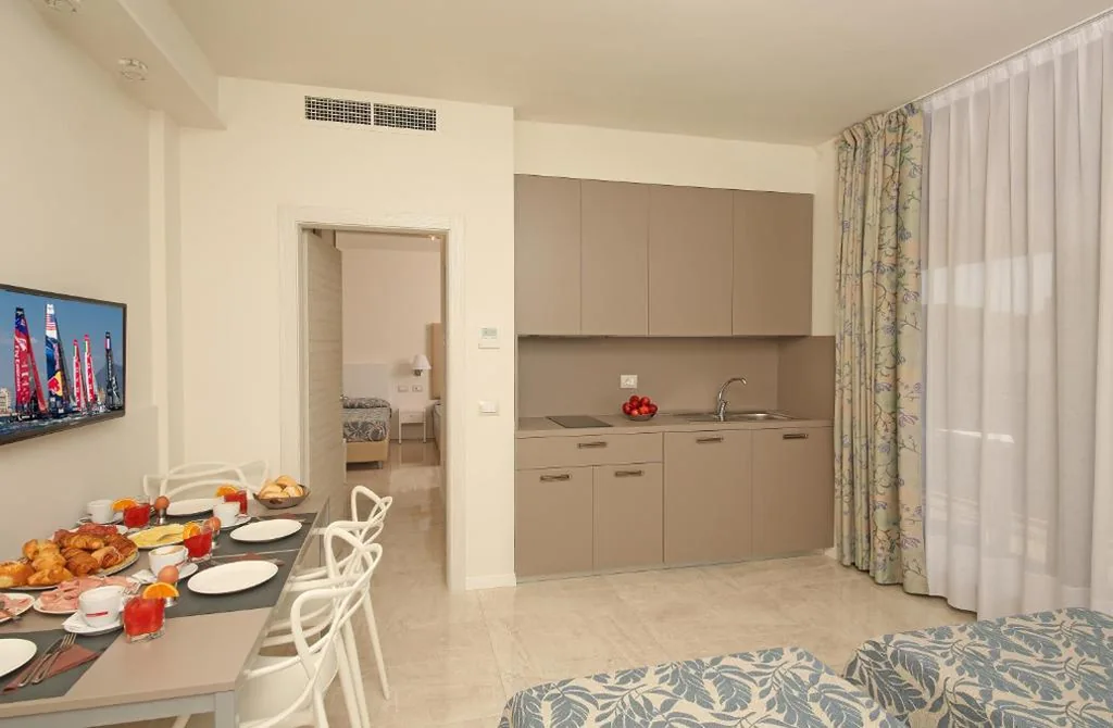 Suite — Hotel Holiday