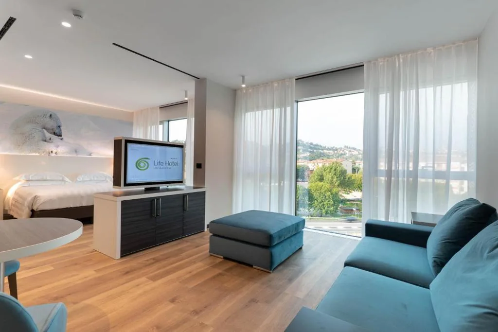 Suite — Life Hotel
