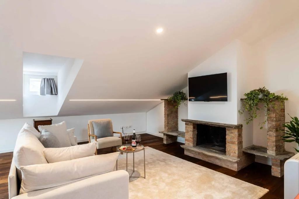 Queen Suite with Jacuzzi — Agave in Centrale