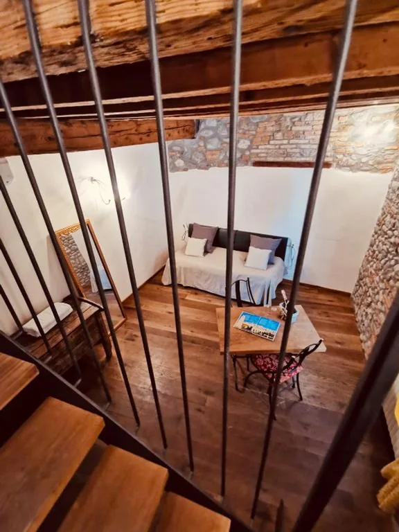 Two-Level Suite — Angolo Del Poeta
