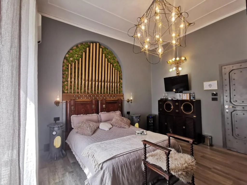 The Kraken Inn – Steampunk Boutique B&B in Bergamo