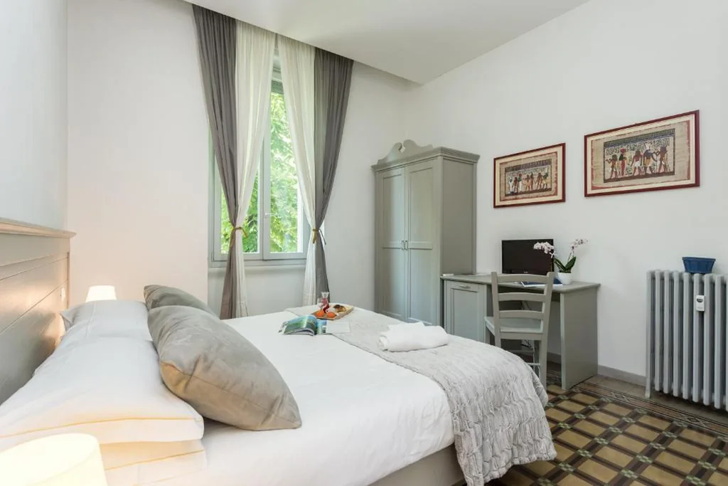 The Leoncino Hotel