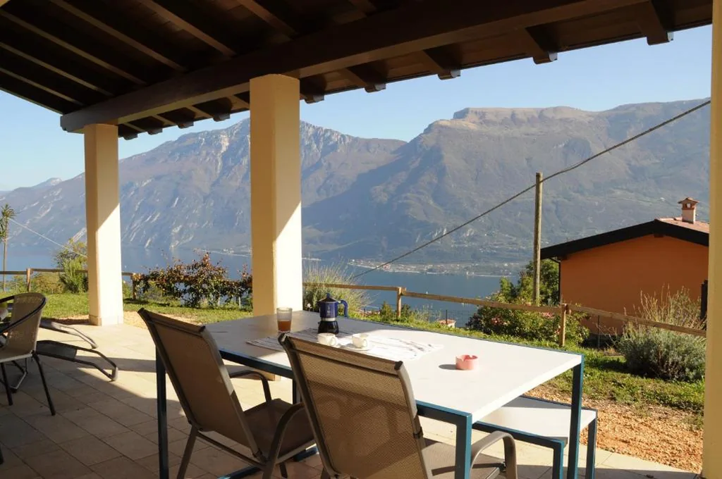 Villetta 56 Blu Yellow and Red Lake view Garden Private Parking by Garda Domus Mea — foto 5