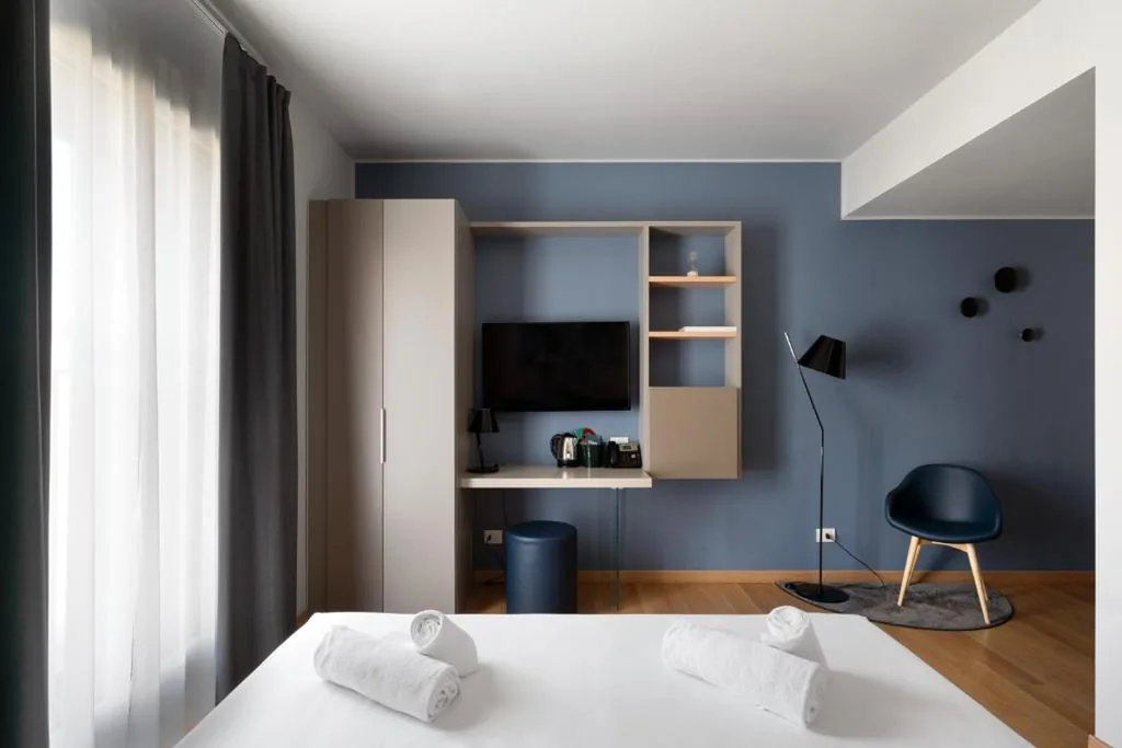 Wizard - Letto King Size - MINIBAR GRATUITO — 21 House of Stories Città Studi