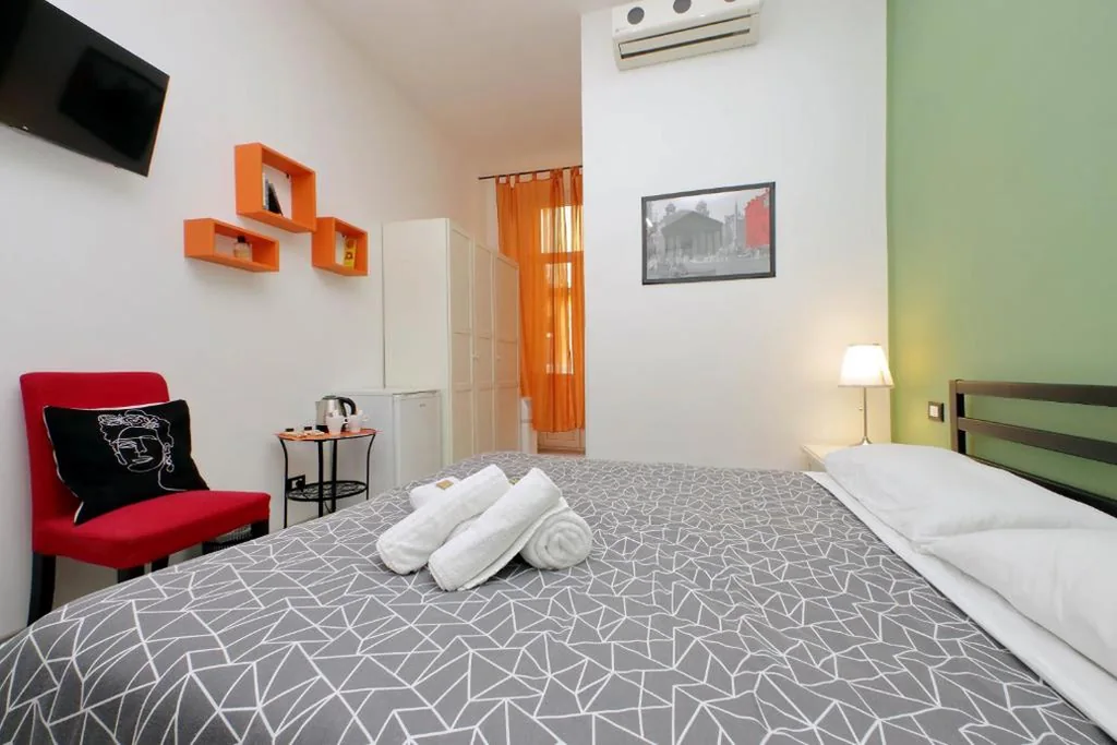 Lucky Holiday Rooms