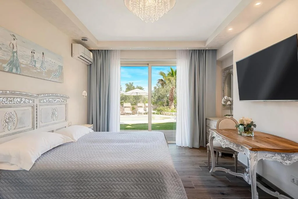 LUXURY DREAMS