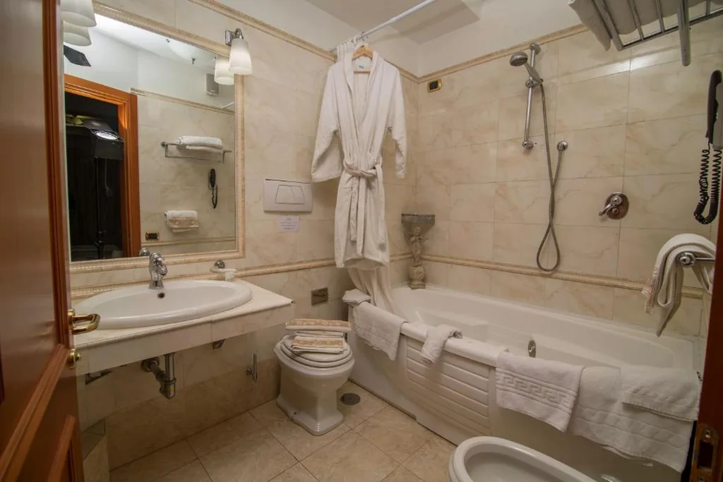 Luxury Rooms H 2000 Roma — foto 4