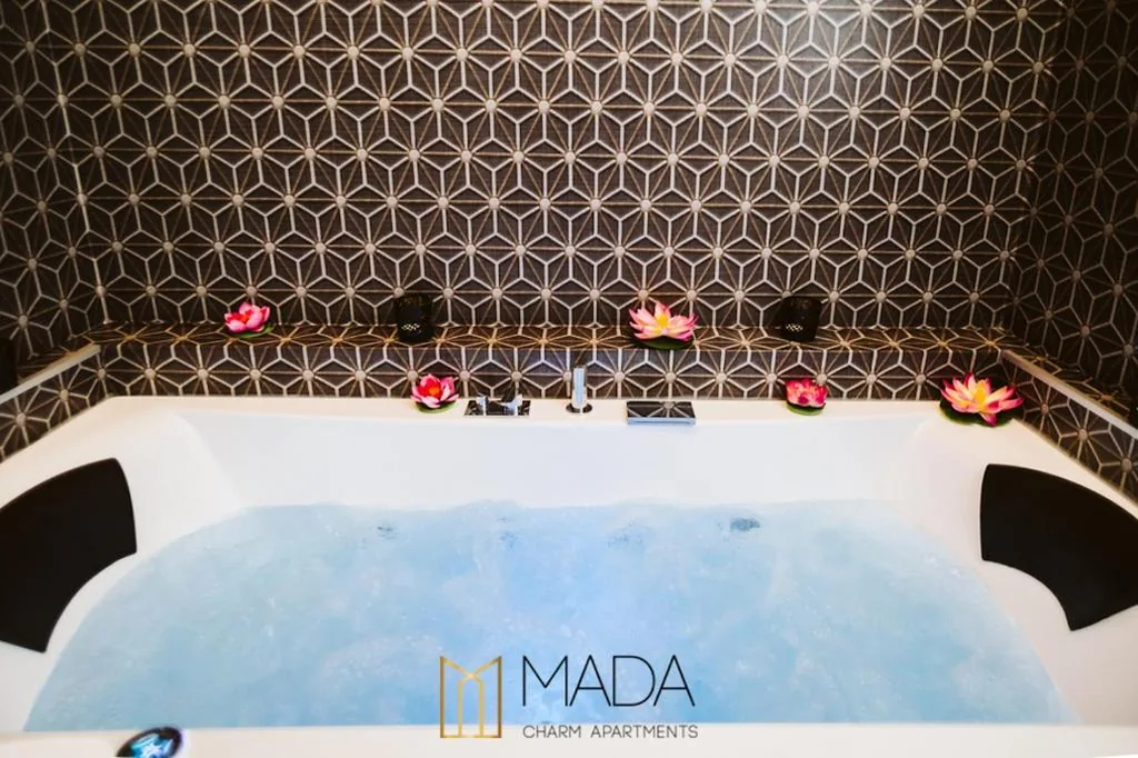 MADA Charm Apartments Jacuzzi — foto 7