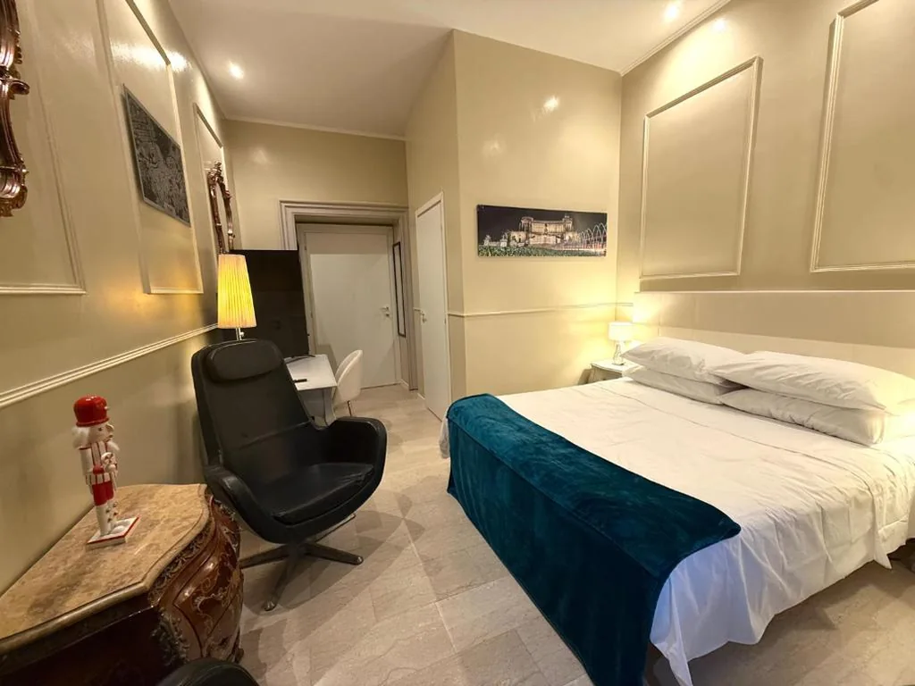 Madame Sofia Budget Basement Rooms with Large Windows – Camera Leggermente sotto il piano Terra con affaccio giardino — foto 6