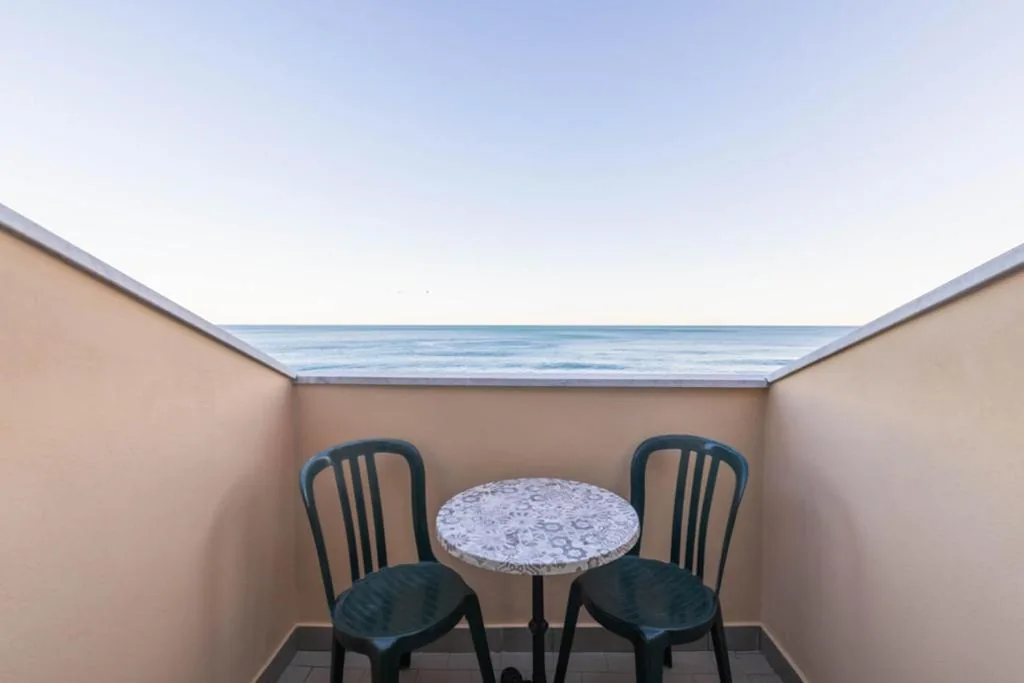 Mansarda Matrimoniale/Doppia con Letti Singoli Vista Mare — Hotel Danio Lungomare